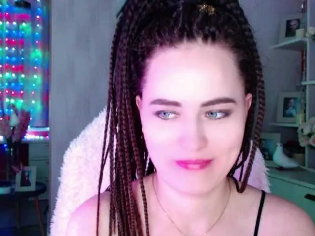 Live sex webcam photo for JessyRoss #277531075