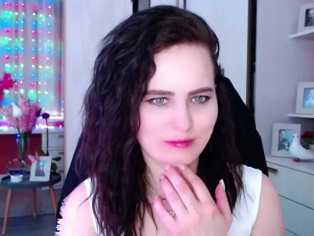 Live sex webcam photo for JessyRoss #277575728