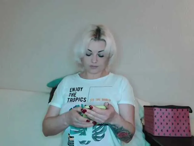 Live sex webcam photo for JewellFairy #273170406