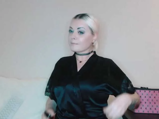 Live sex webcam photo for JewellFairy #273406563