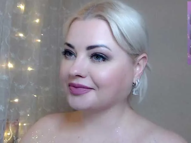 Live sex webcam photo for JewellFairy #277610339