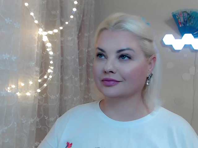 Live sex webcam photo for JewellFairy #292436592