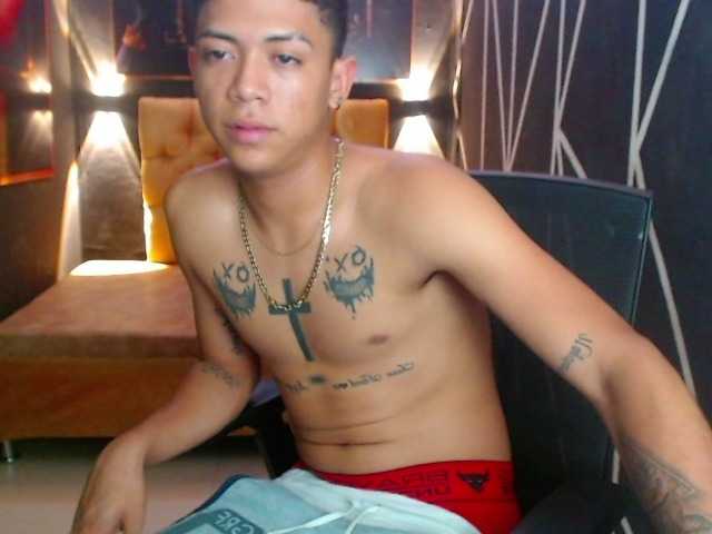 Live sex webcam photo for JeyBigCock #277642348