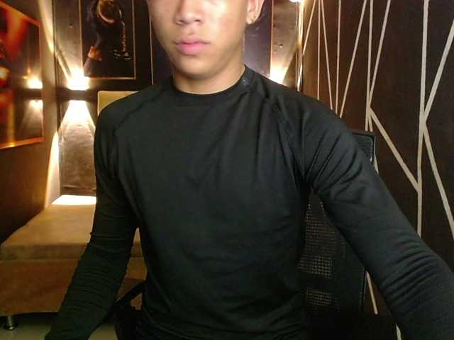 Live sex webcam photo for JeyBigCock #277701734