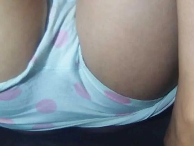 Live sex webcam photo for Jhayjhay5 #276645492