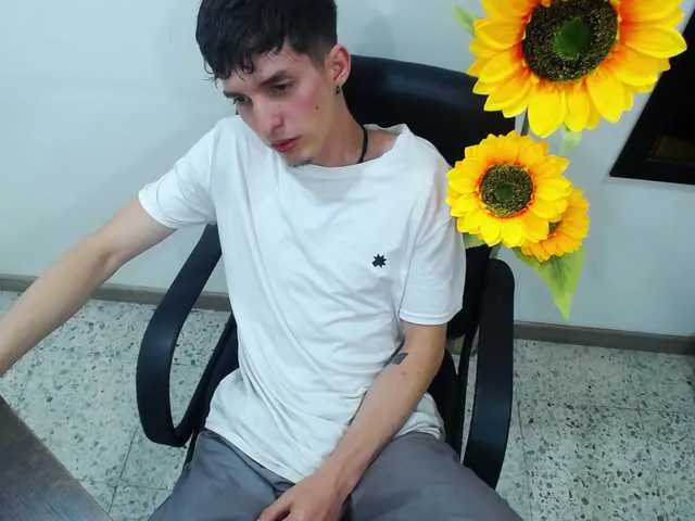 Live sex webcam photo for Jheampiero #291426116