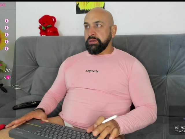 Live sex webcam photo for JhonDick69a #277461680