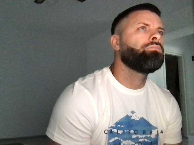 Live sex webcam photo for JhonnySparks #275485860