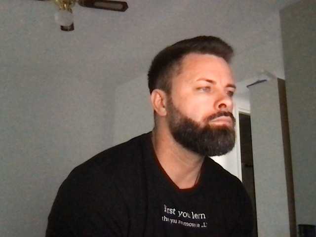 Live sex webcam photo for JhonnySparks #275603201