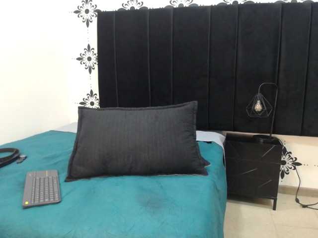 Live sex webcam photo for JhoonSmilt #278089908