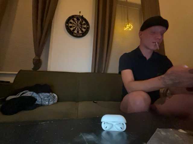 Live sex webcam photo for Jiggijiggia #276951489