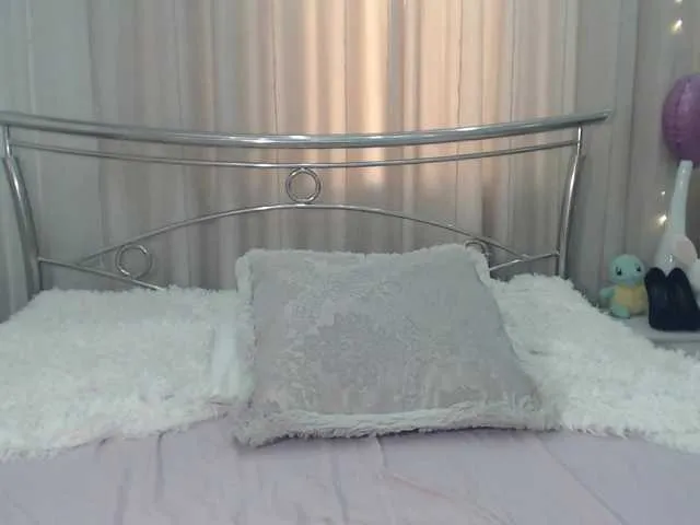 Live sex webcam photo for JiinAae #273830007