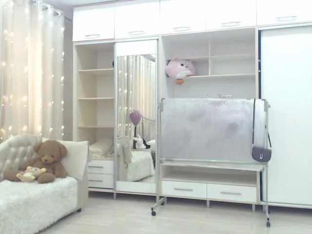 Live sex webcam photo for JiinAae #273934003