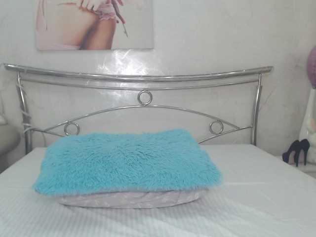 Live sex webcam photo for JiinAae #275918335