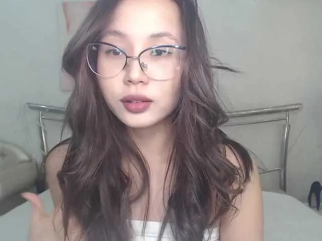 Live sex webcam photo for JiinAae #276099359