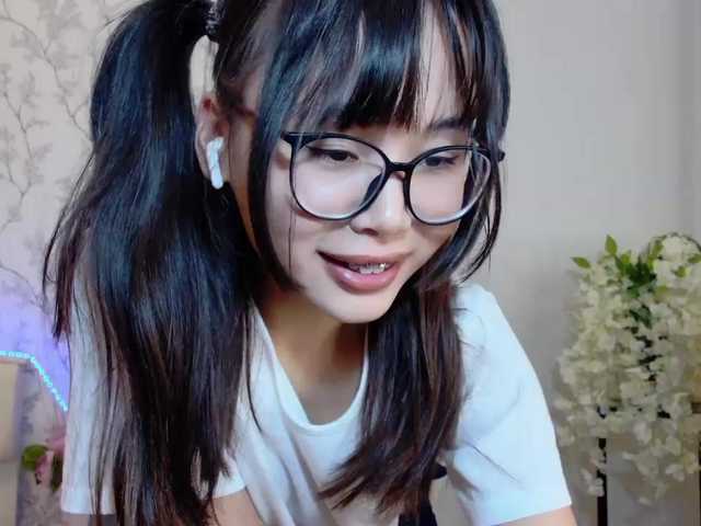 Live sex webcam photo for JiinAae #276737729