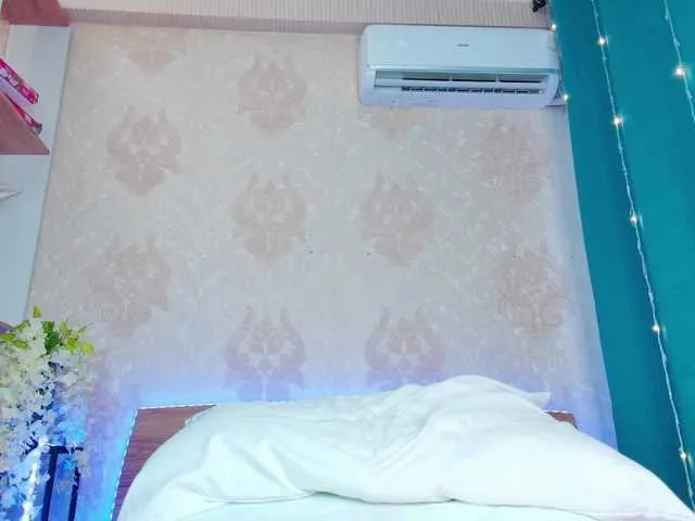 Live sex webcam photo for JiinAae #287958057