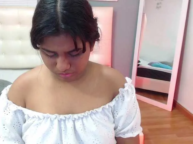 Live sex webcam photo for Jimena-moon #277908426