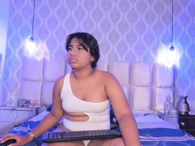 Live sex webcam photo for JimenaMoon #278061441