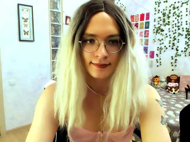 Live sex webcam photo for JimmyBearn #291538388