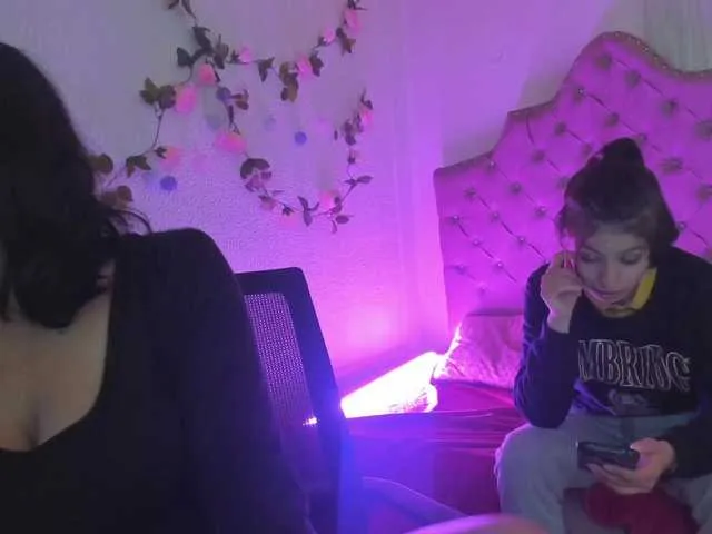 Live sex webcam photo for JinjerandJack #274154956