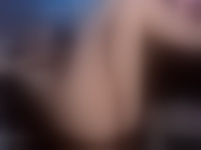 Live sex webcam photo for JinnyGold #294185403