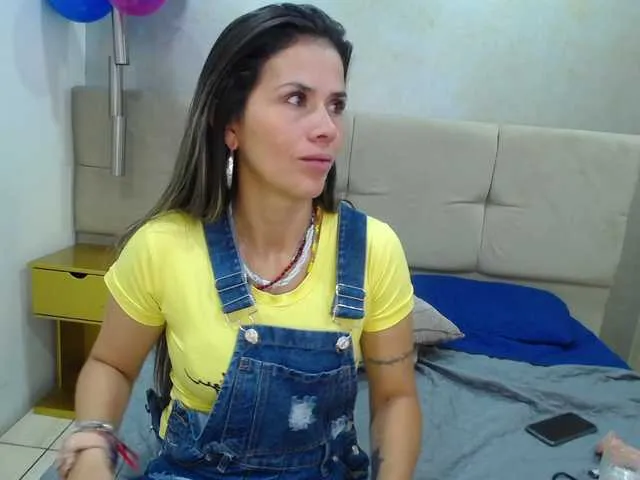 Live sex webcam photo for Jipsya #271778363