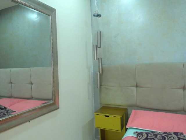 Live sex webcam photo for Jipsya #272011684