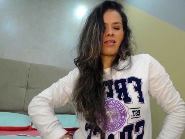 Live sex webcam photo for Jipsya #272110535