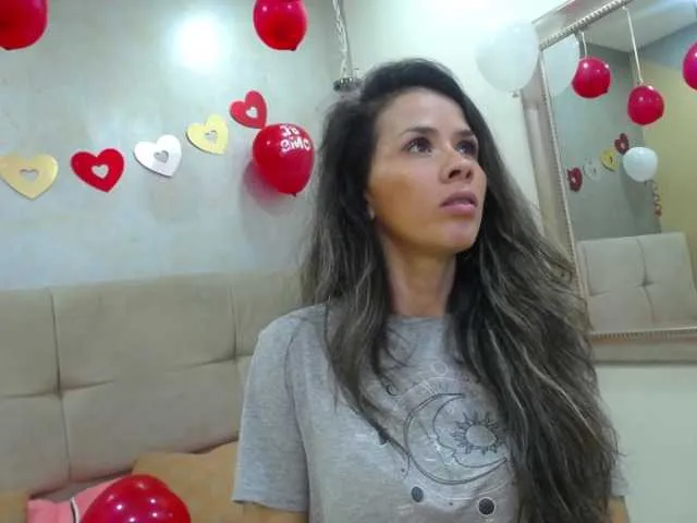 Live sex webcam photo for Jipsya #272409844