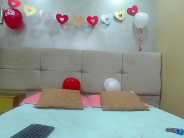 Live sex webcam photo for Jipsya #272423396