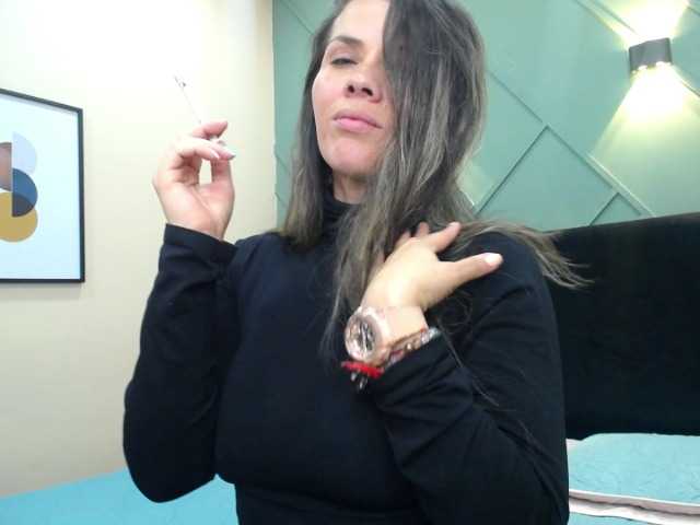 Live sex webcam photo for Jipsya #272719797