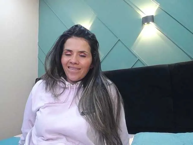 Live sex webcam photo for Jipsya #272915798