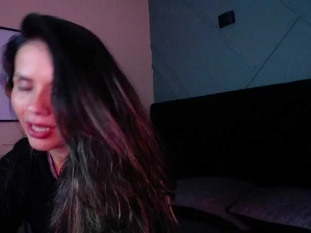 Live sex webcam photo for Jipsya #273457868