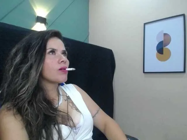 Live sex webcam photo for Jipsya #273793472