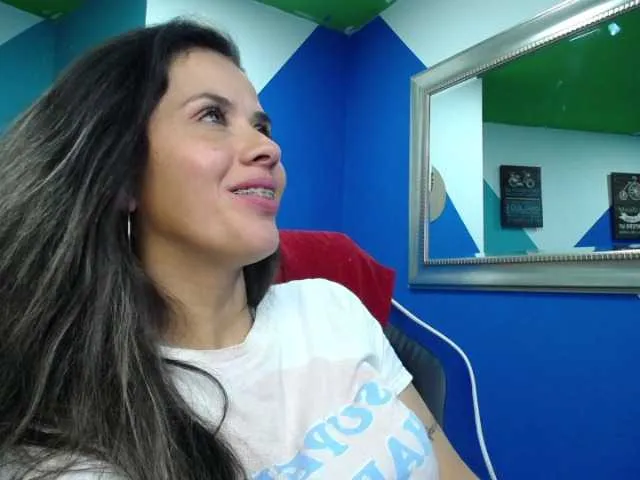 Live sex webcam photo for Jipsya #274240533