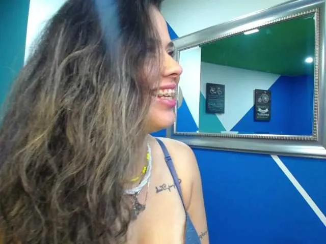 Live sex webcam photo for Jipsya #274391624