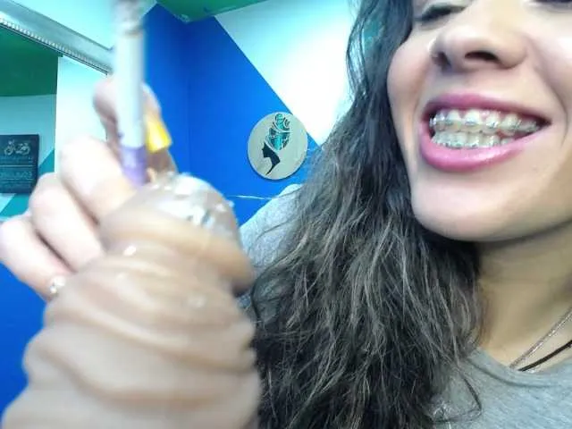 Live sex webcam photo for Jipsya #274432673