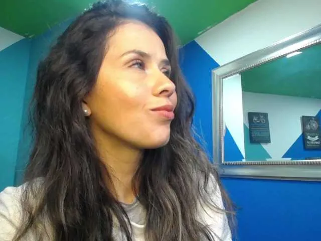 Live sex webcam photo for Jipsya #274593141