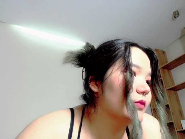 Live sex webcam photo for Jisoo20 #275552018