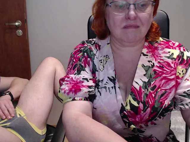 Live sex webcam photo for JoAndNeighbour #290280672