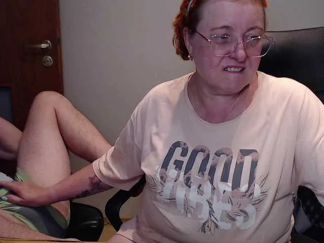 Live sex webcam photo for JoAndNeighbour #291624671