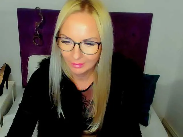 Live sex webcam photo for JoanaLovely #277503332