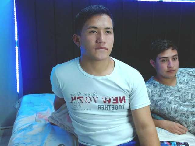 Live sex webcam photo for Joanandsmith #274364678