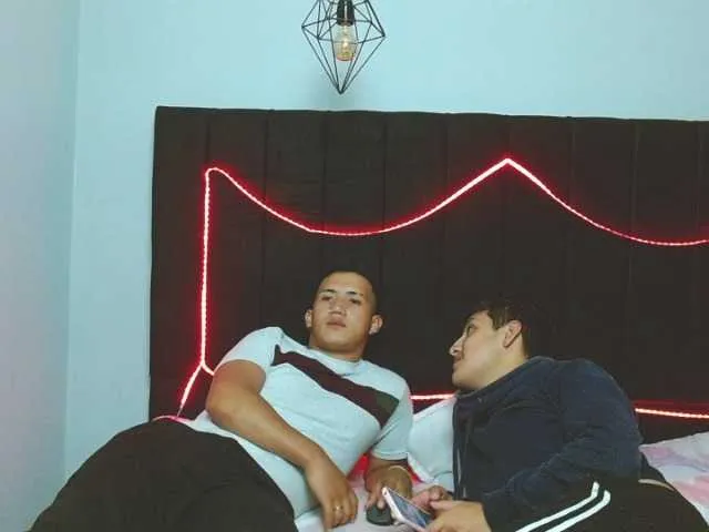 Live sex webcam photo for Joanandsmith #274460383