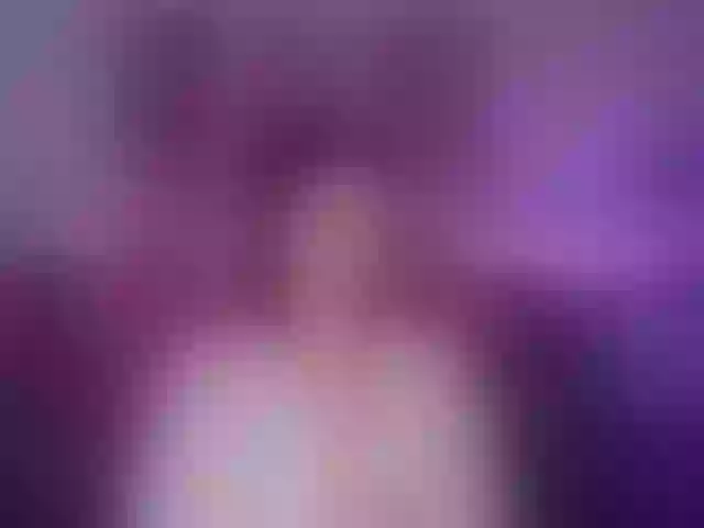 Live sex webcam photo for JoaneMoris #271905467