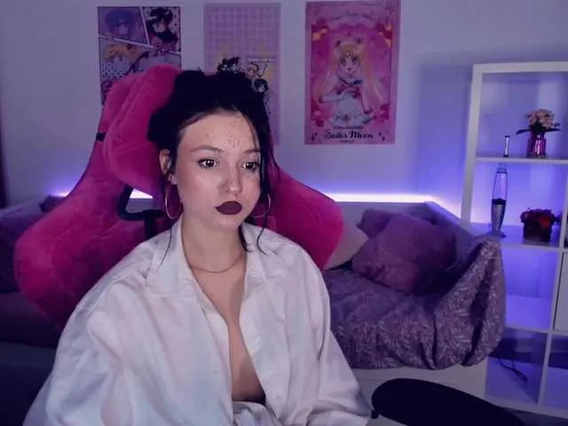 Live sex webcam photo for JoaneMoris #271951844