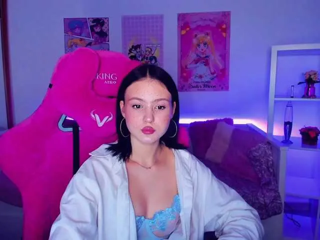 Live sex webcam photo for JoaneMoris #272210912