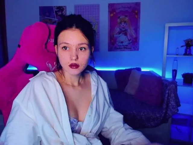Live sex webcam photo for JoaneMoris #272237104