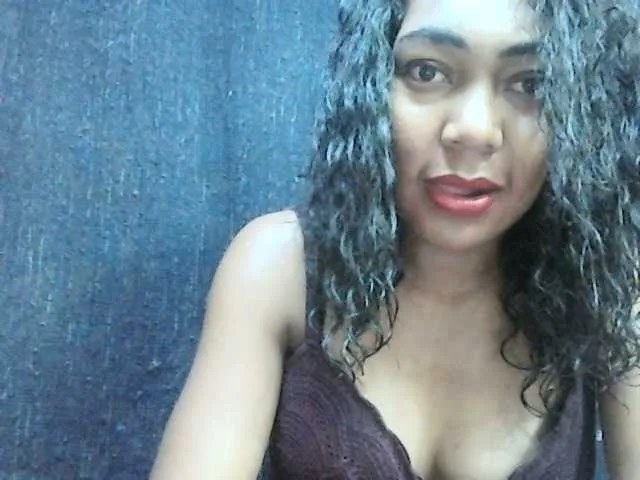 Live sex webcam photo for Jocylianna #276530866